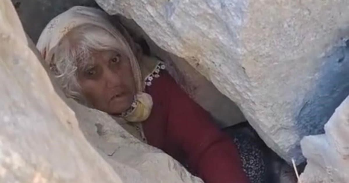 Antalya'da 80 yaşındaki kadın dağda kayboldu, kayalıklara sıkıştı