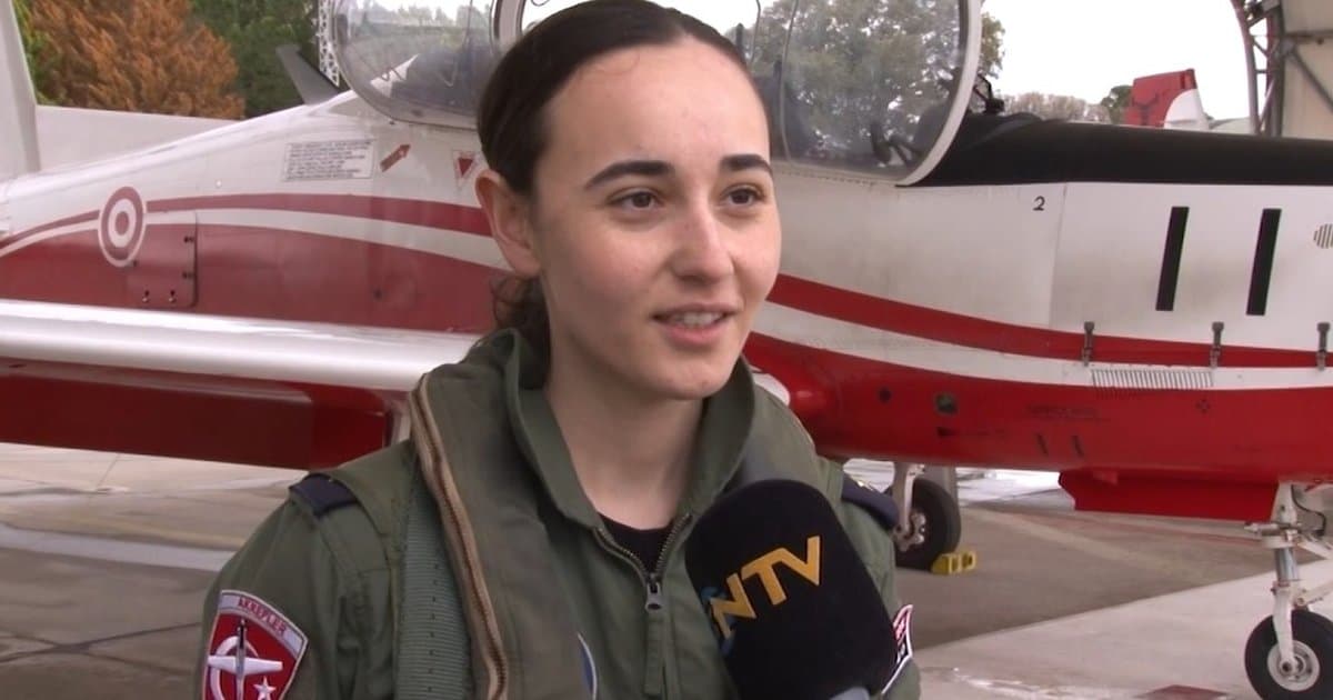 İlk Kadın Pilotumuz: Teğmen Elif Emirmehmetoğlu