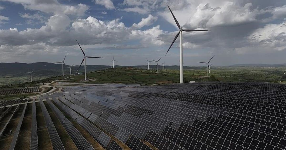 Türkiye'de 2025'te elektrik kapasitesinin %99'u yenilenebilir kaynaklardan