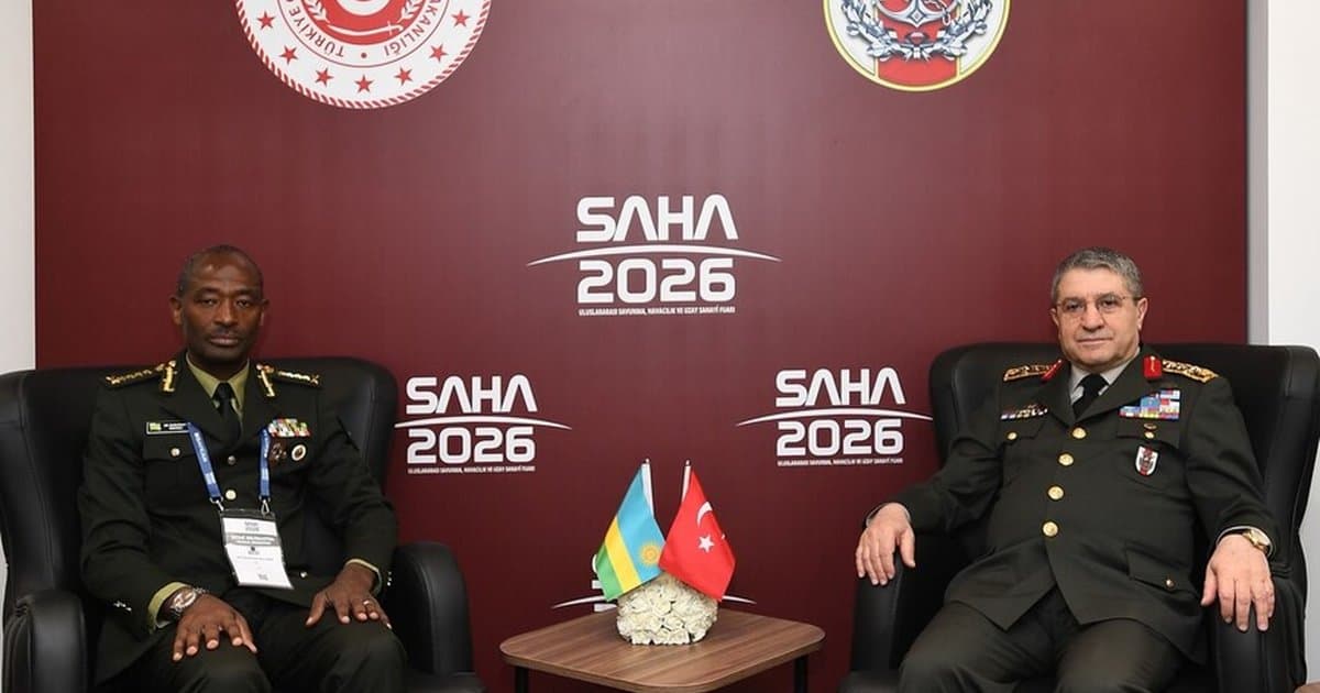 Genelkurmay Başkanı Bayraktaroğlu, SAHA 2026'da görüşmelerde bulundu