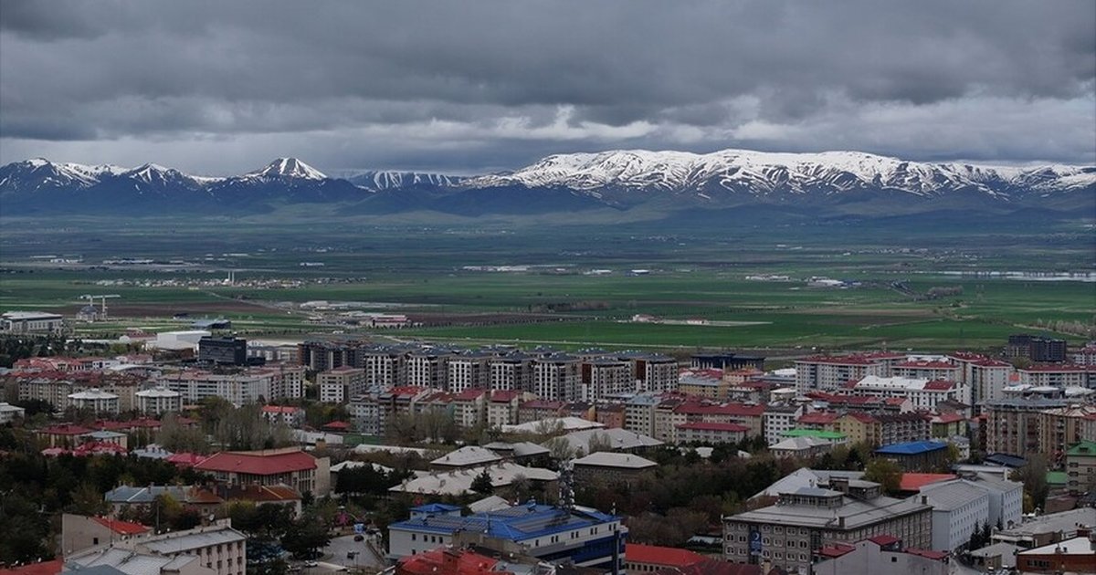 Erzurum'da Mayıs Ortasında Kar Yağışı