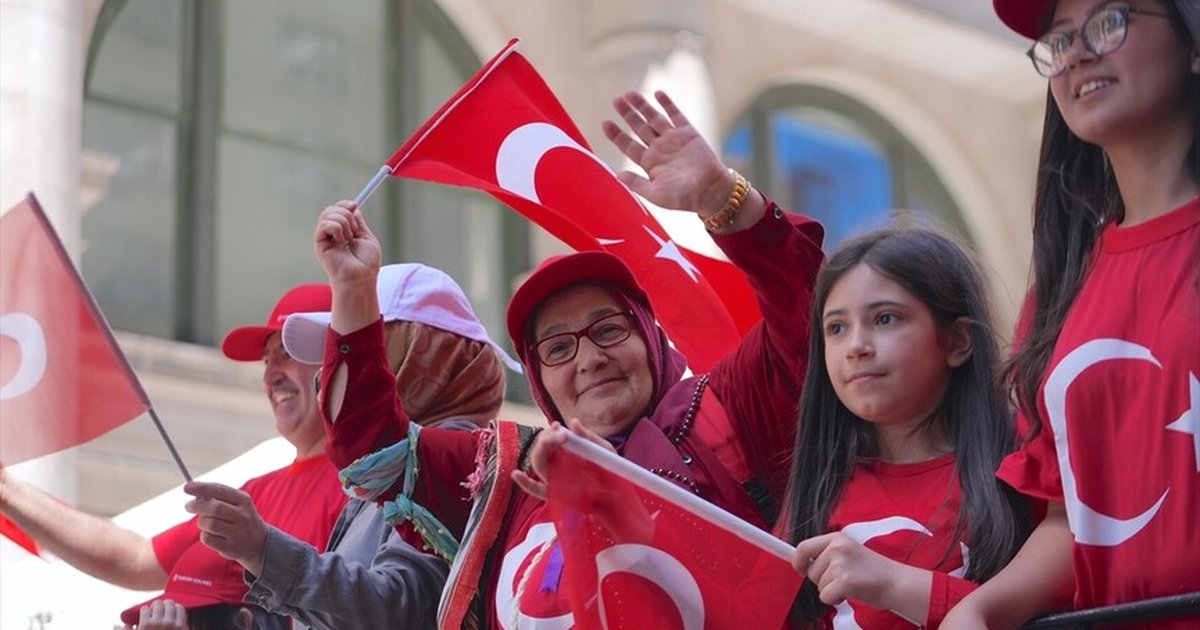New York'ta 43. Türk Günü Yürüyüşü coşkuyla kutlandı