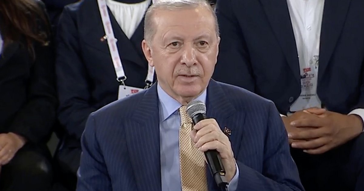 Cumhurbaşkanı Erdoğan'dan gençlerle buluşma