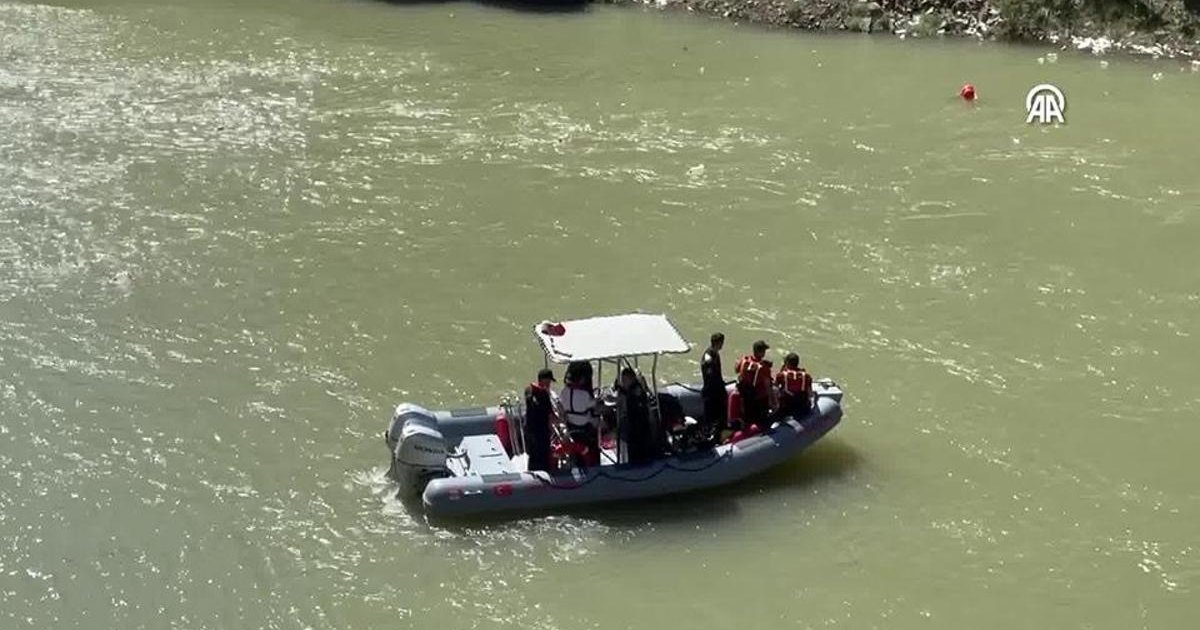 Çoruh Nehri'nde kaybolan baba-oğul için arama çalışmaları