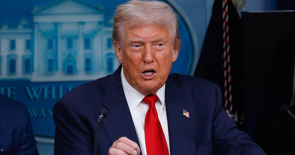 ABD Başkanı Trump, İran'a askeri saldırı seçeneklerini değerlendiriyor