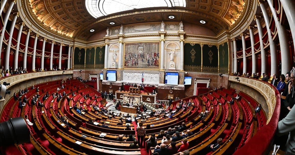 Fransa'da aşırı sağcılar enerji stratejisine karşı gensoru verdi