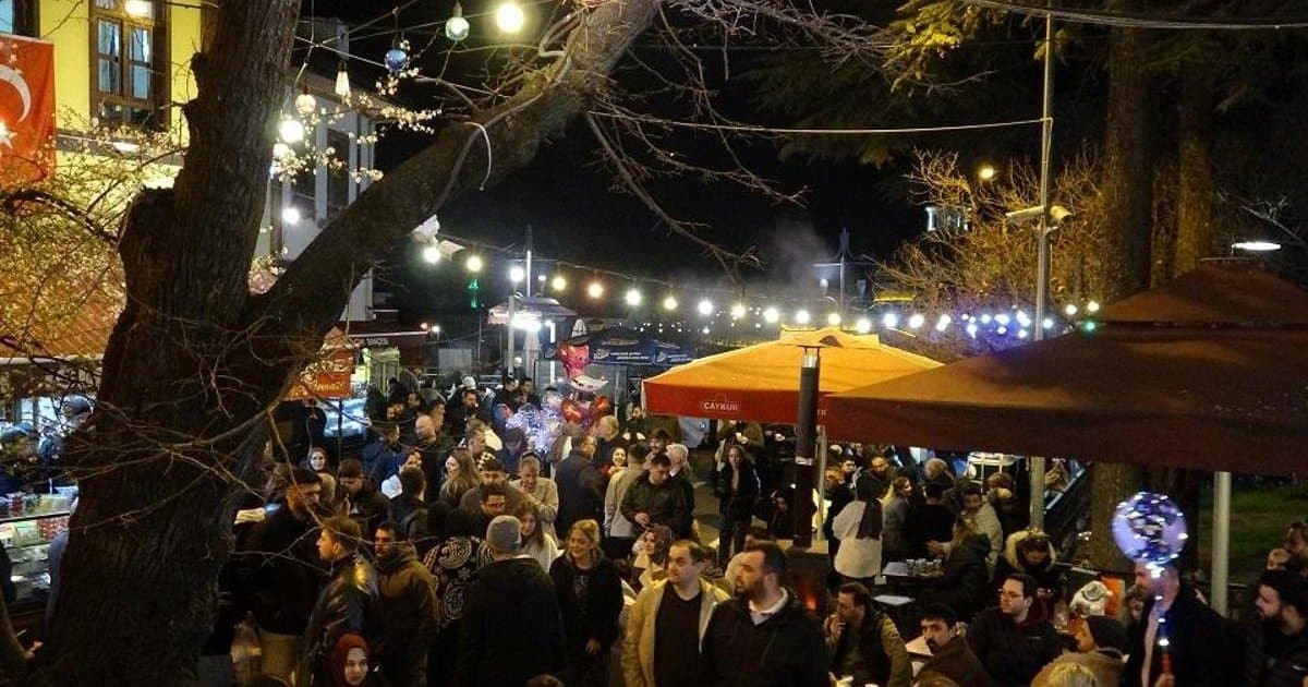 Bursa'da Abdal Meydanı'nda Sahur Etkinliği