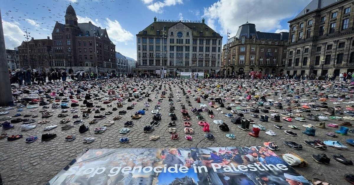 Amsterdam'da Filistinli çocuklar ve gazeteciler anıldı