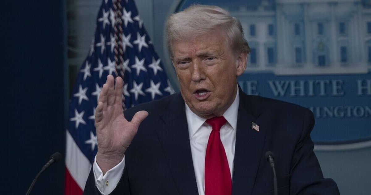 Trump: İran bizimle anlaşma yapmak için can atıyor