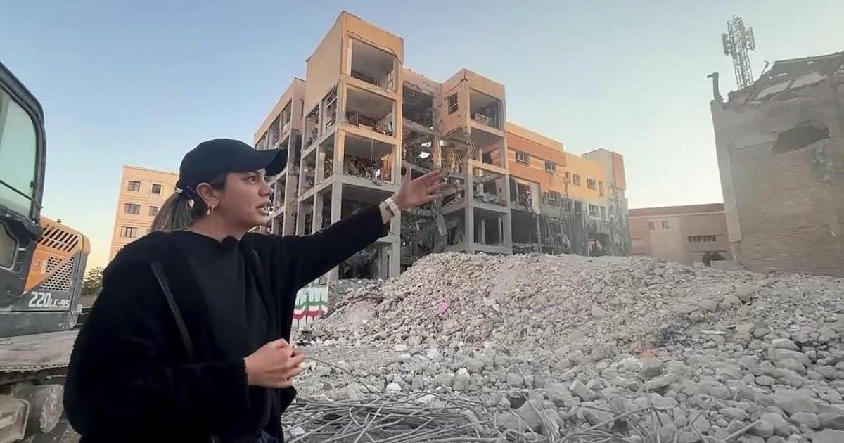 İran'da Savaşın İzleri: Tahran'da Enkaz Kaldırma Çalışmaları
