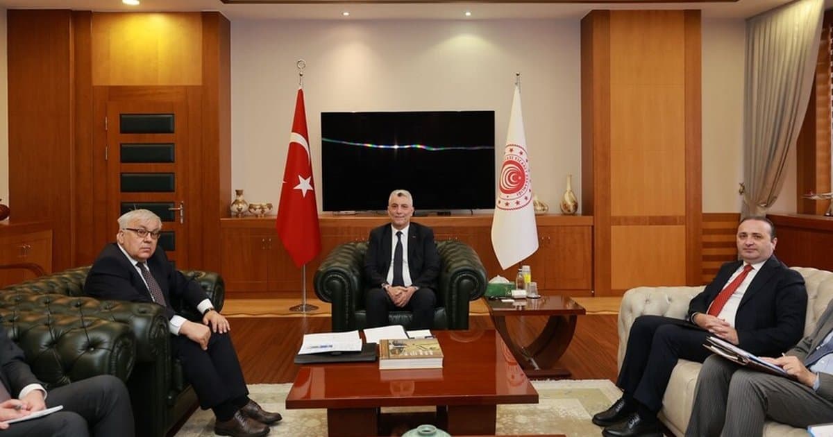 Bakan Bolat, Rusya Büyükelçisi Verşinin'i kabul etti