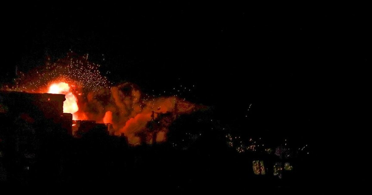 İsrail savaş uçakları Gazze'deki Şati Mülteci Kampı'nı hedef aldı