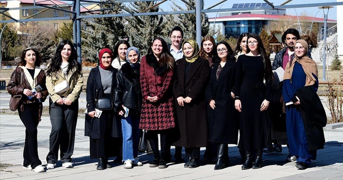 Van YYÜ'de öğrenciler bağımlılıkla mücadele için seferber oldu