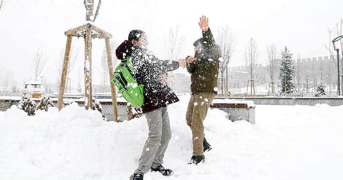 Eğitime kar engeli: Hangi illerde okullar tatil edildi?