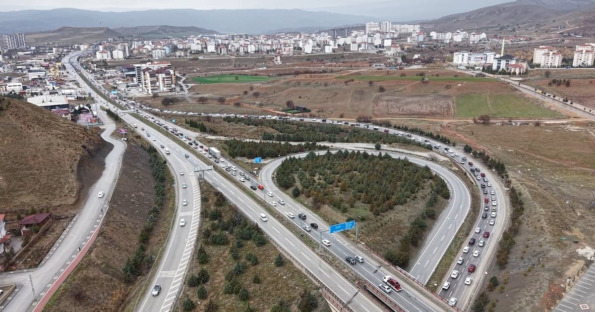 Milyonlarca Öğrenci Pazartesi Ders Başı Yapacak