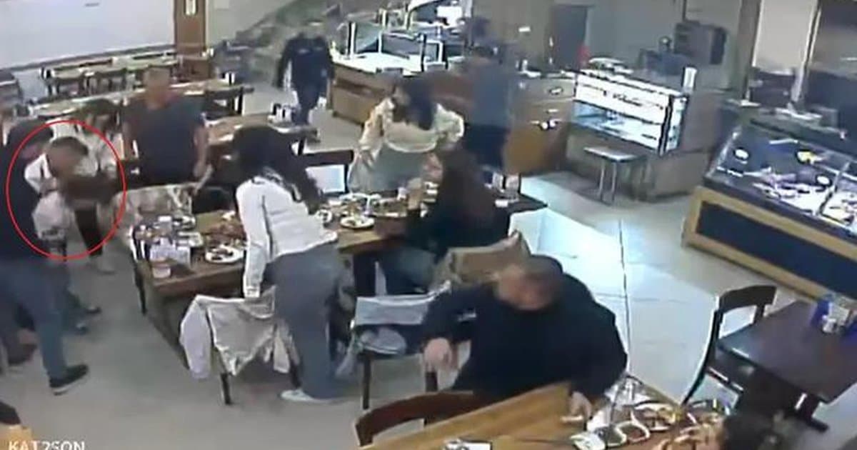 Bursa'da restoran çalışanı çocuğu Heimlich manevrasıyla kurtardı