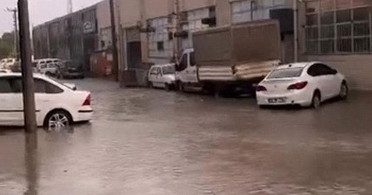 Bursa'nın İnegöl ilçesini sağanak ve dolu yağışı vurdu