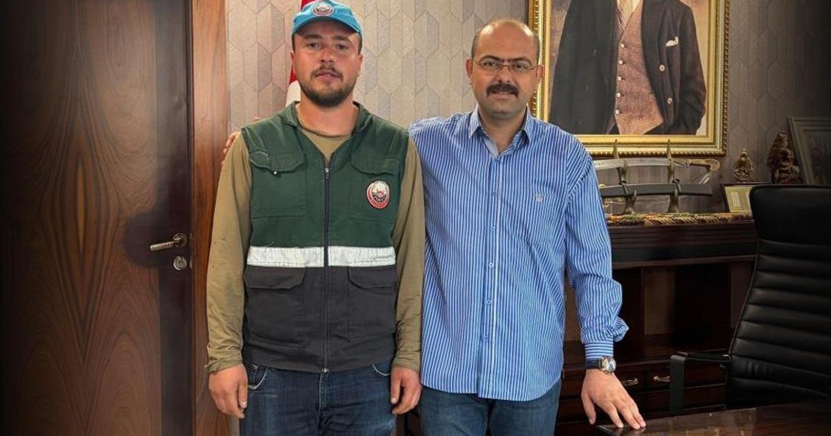 Belediye Personeli Bulduğu Altını Sahibine Ulaştırdı