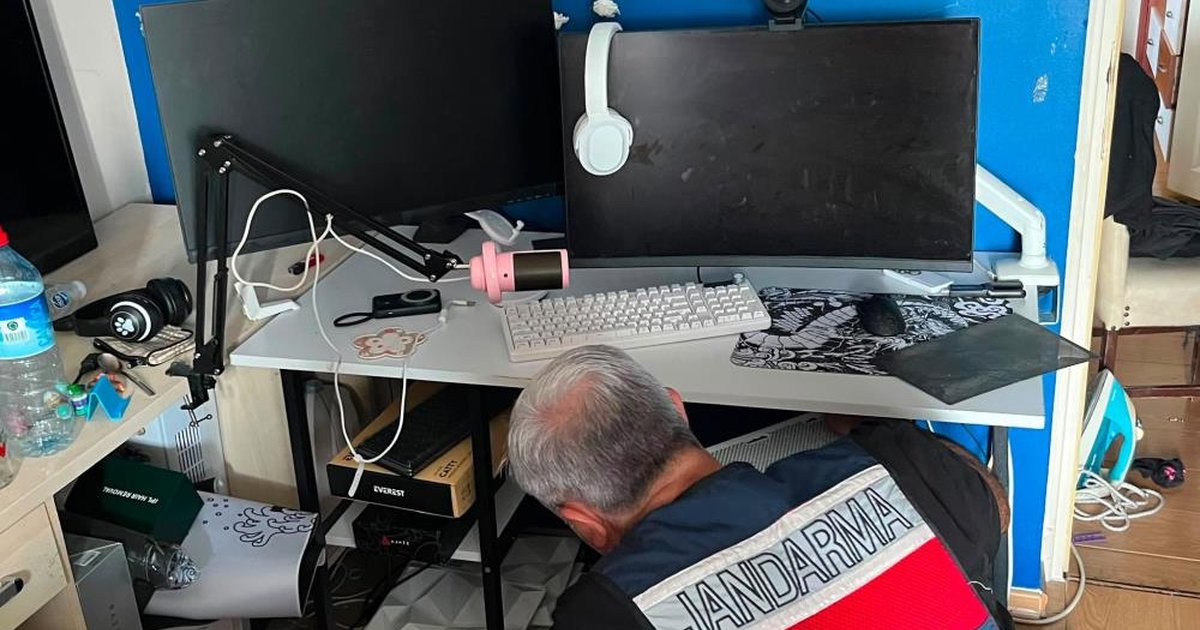 MİT kredi kartı şebekesini çökertti