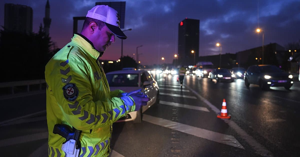 İstanbul Trafiğinde Taralı Alan Denetimi: Cezalar Yağdı