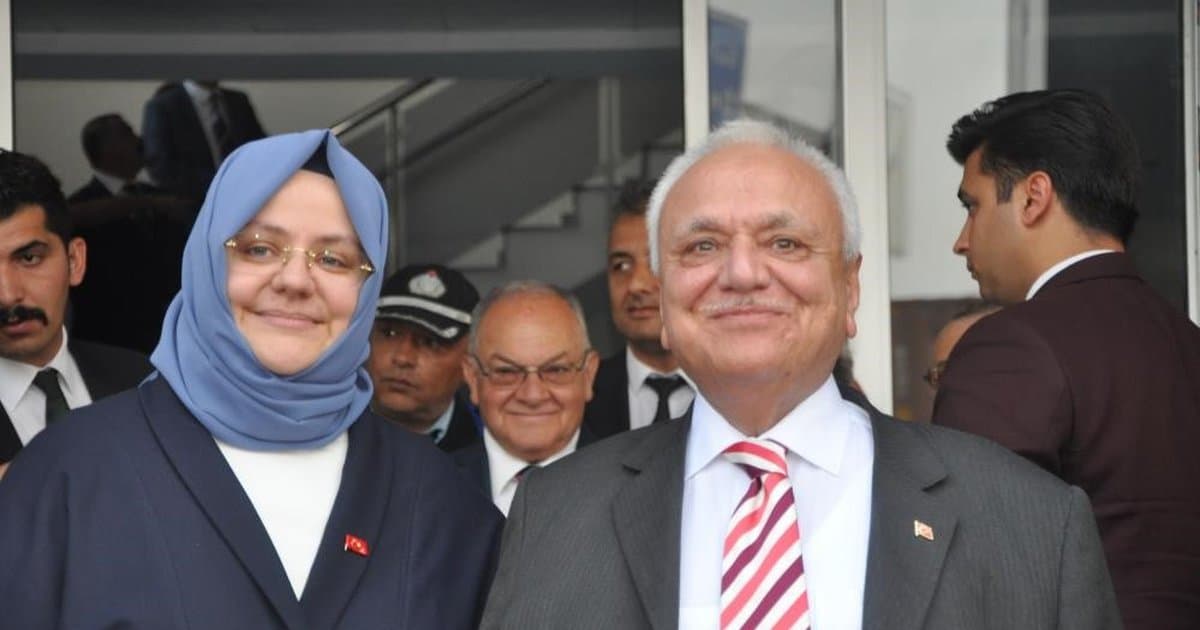 Eski Bakanlar Trafik Kazasında Yaralandı
