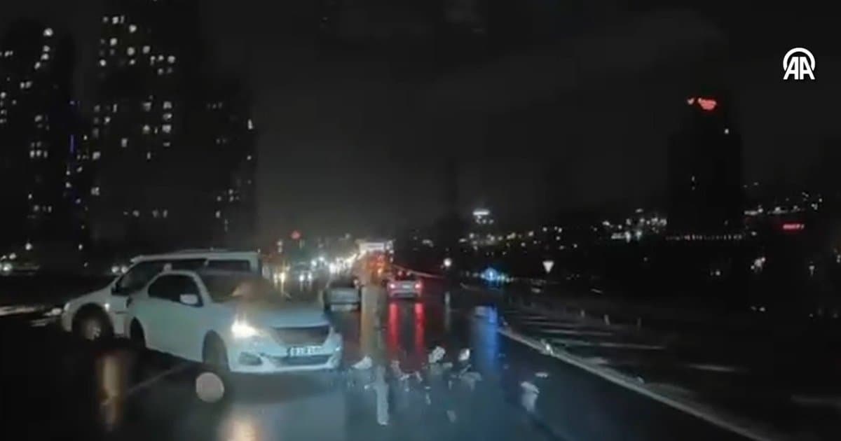 Esenyurt'ta Korkunç Kaza Araç Kamerasına Yansıdı