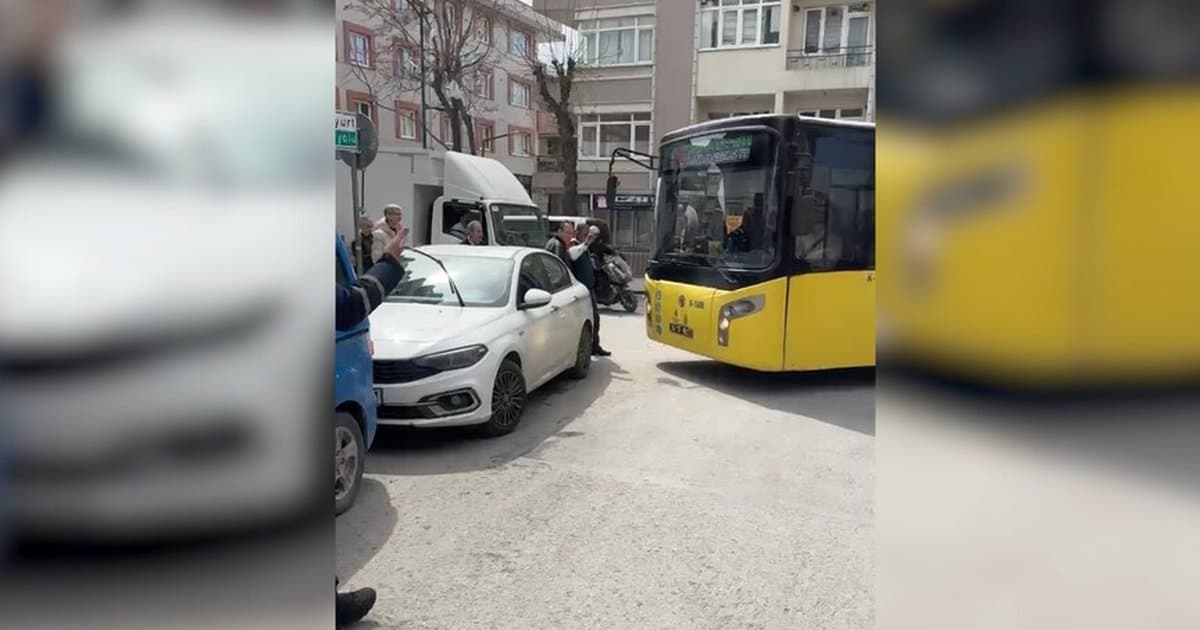 Avcılar'da Park Edilen Otomobil Otobüsleri Engelledi