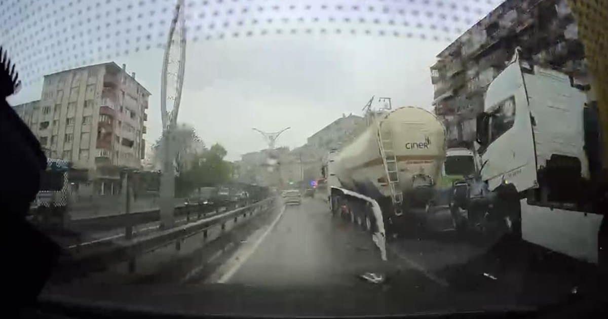 Kocaeli'nde zincirleme kaza: 2 yaralı