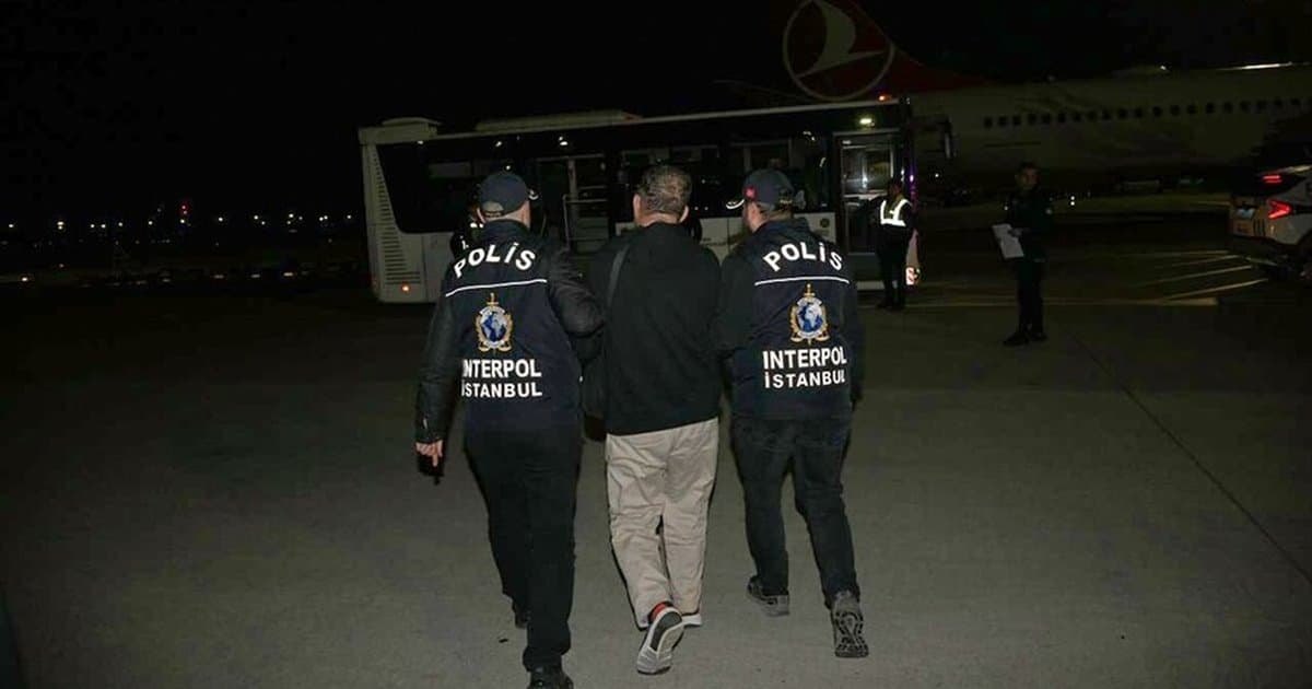 Adana'daki depremde 40 cana mal olan binanın müteahhidi iade edildi
