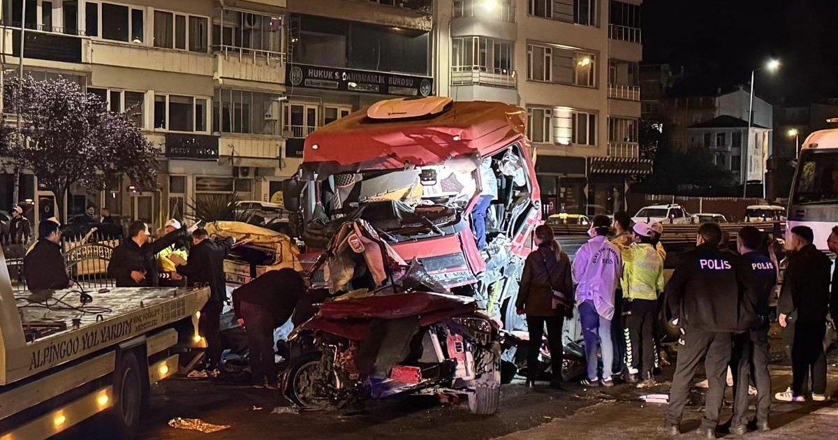 Giresun'da feci trafik kazası: 5 ölü