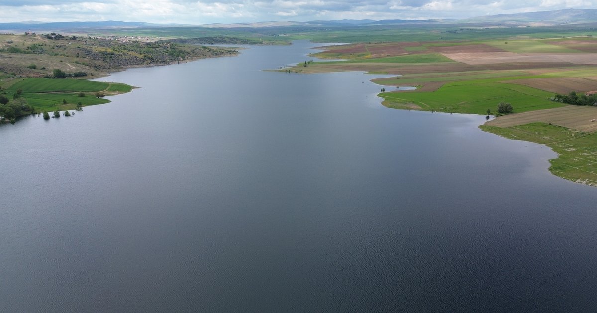 Eski yerleşim yeri suya gömüldü, baraj suları yeniden yükseldi