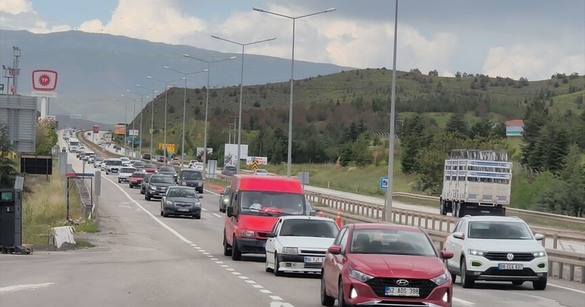 Kırıkkale'de bayram öncesi trafik yoğunluğu
