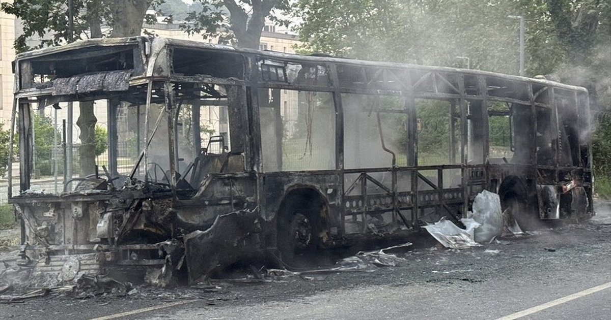 Beykoz'da İETT otobüsü alev aldı