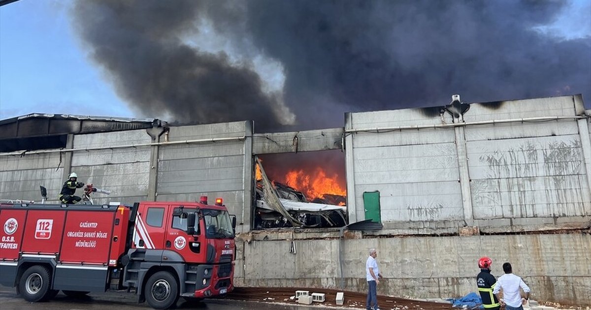 Gaziantep'te tekstil fabrikasında yangın