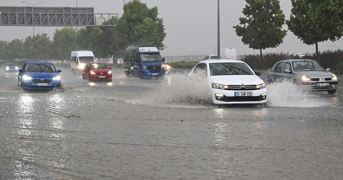 Ankara'da sağanak ve dolu etkili oluyor