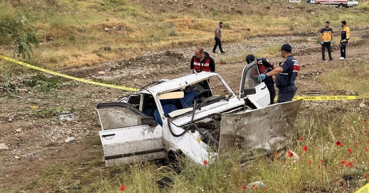 Köprüden düşen araçta 2 ölü