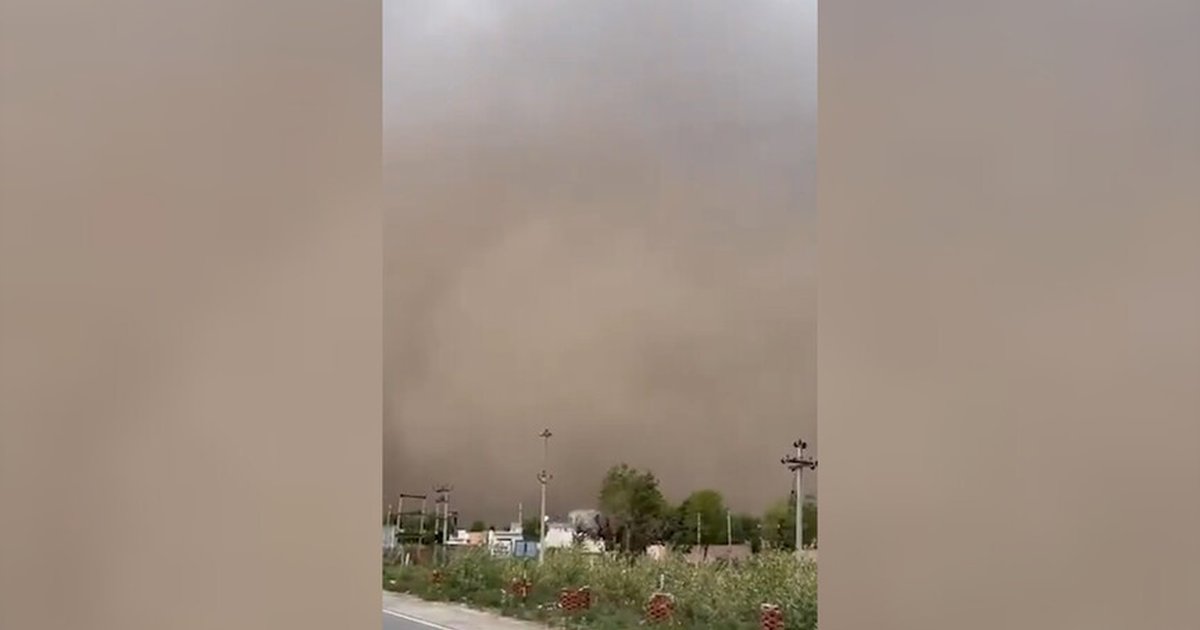 Hindistan'ı toz fırtınası vurdu