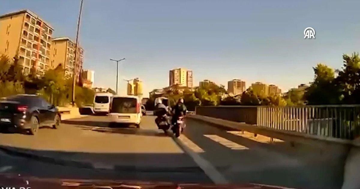 Kartal'da Korkunç Kaza: Motosiklet Sürücüsü Servise Çarptı