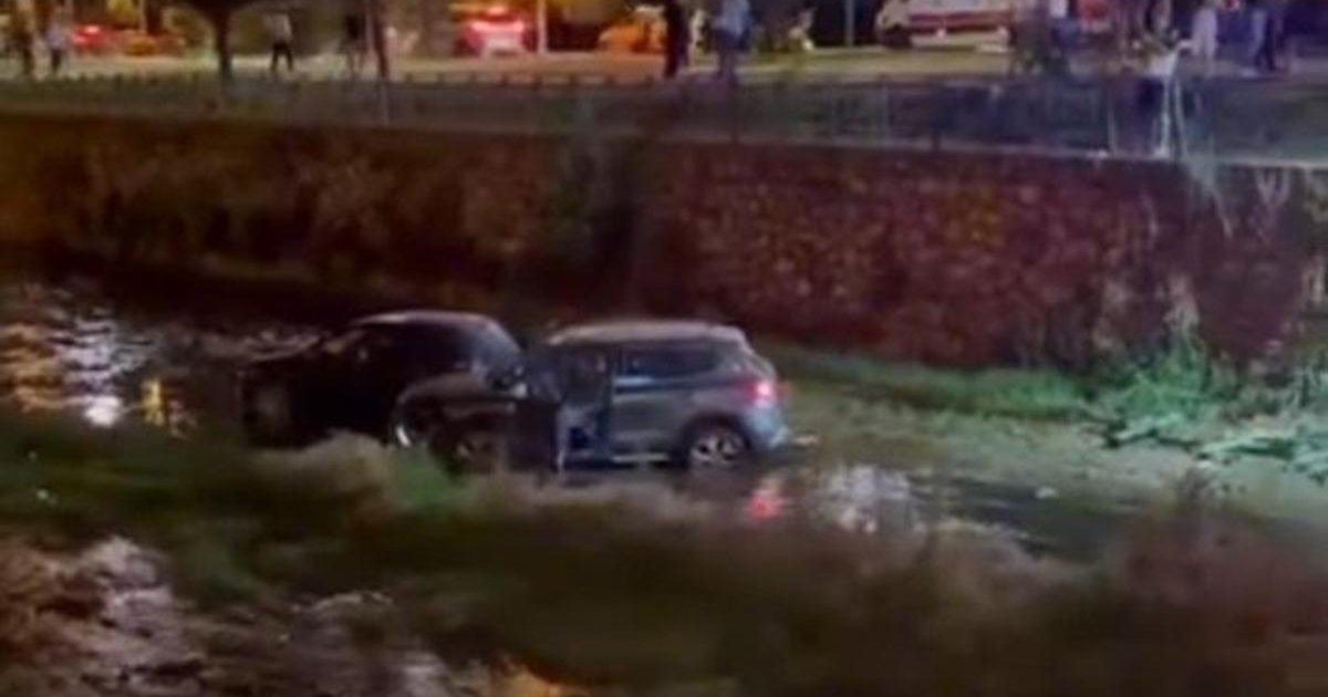 Makas Kazası: 2 Otomobil Dereye Uçtu, 6 Kişi Yaralandı