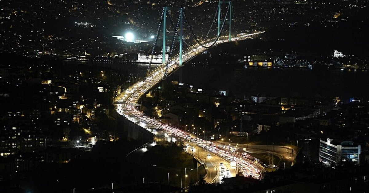İstanbul'un Ulaşım Sorunu: Trafik ve Toplu Taşıma Çilesi