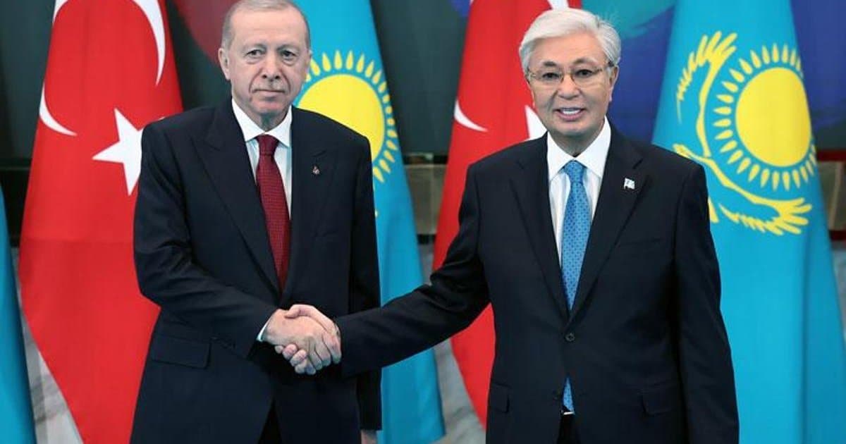 Erdoğan'a Kazakistan'da Hoca Ahmet Yesevi Nişanı verildi
