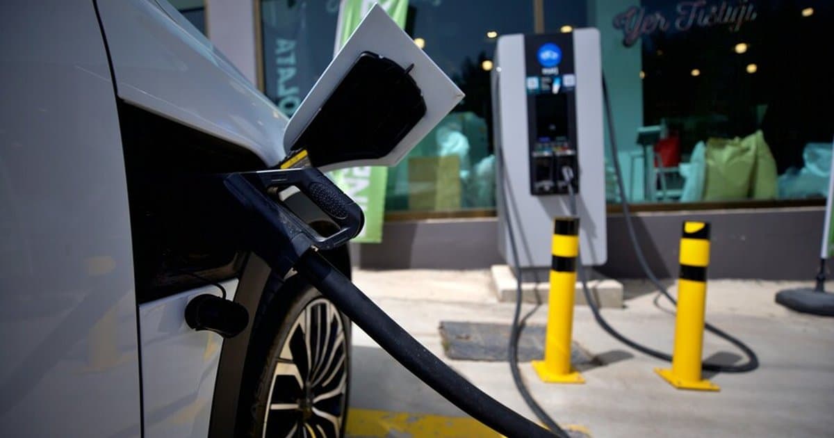 Türkiye'de elektrikli ve hibrit araç satışları ilk çeyrekte %51,2 oldu