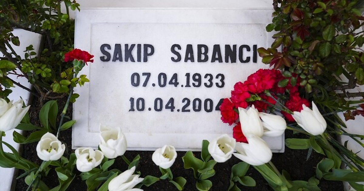 Sakıp Sabancı 22 yıl sonra kabri başında anıldı