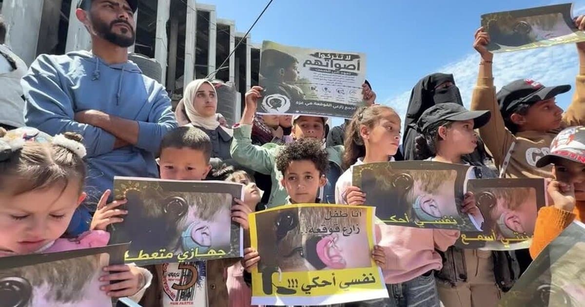 Gazze'de işitme engelli çocuklar için eylem