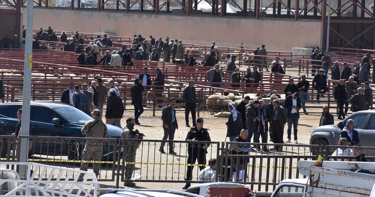 Van'da hayvan pazarında kavga: 1 ölü, 13 yaralı