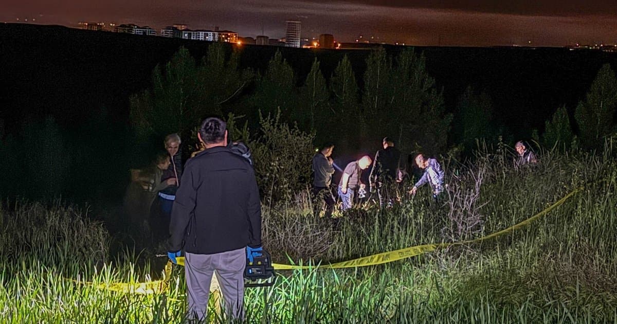 Uşak'ta tarlada boğazında kesik ceset bulundu