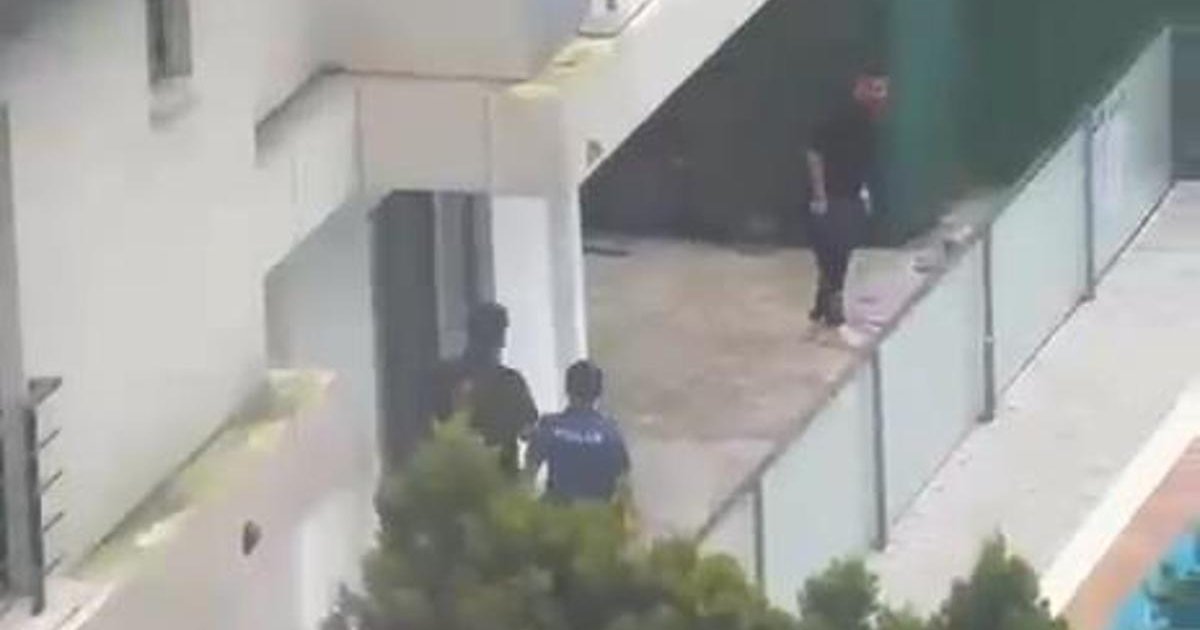 İstanbul'da Boşanan Çift Sitenin Bahçesinde Ölü Bulundu