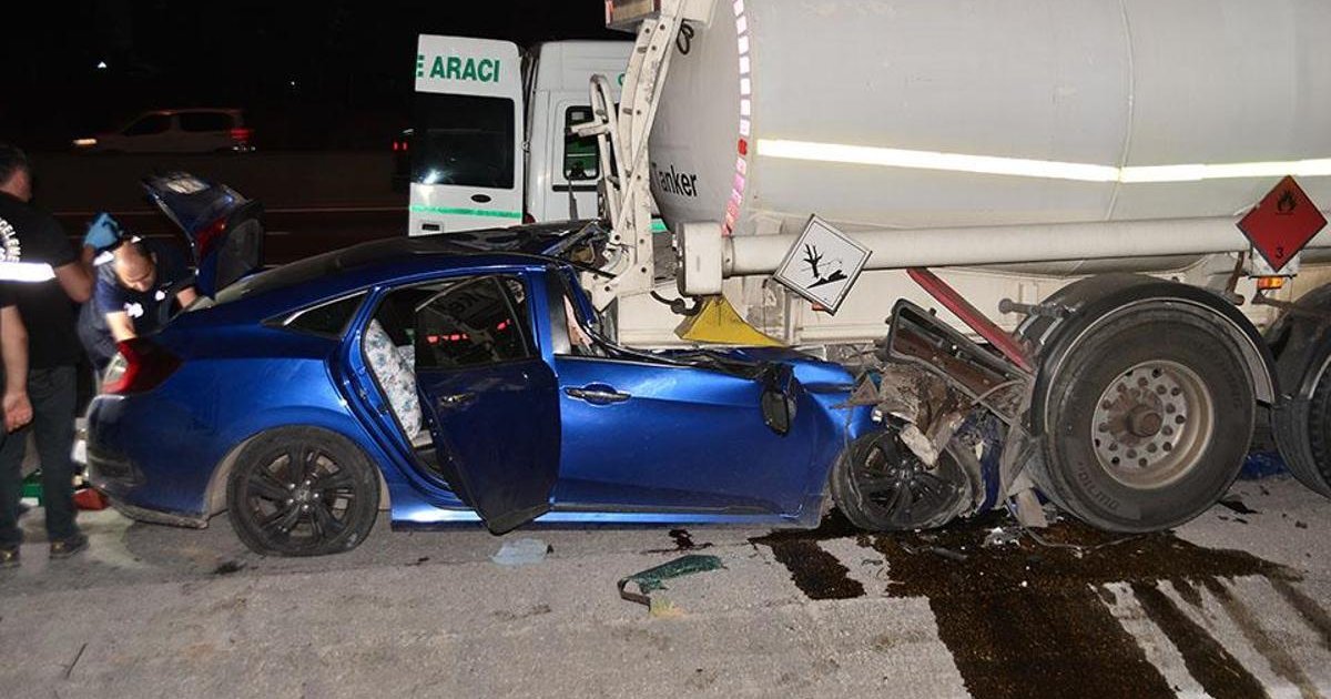 Adana'da Otomobil Kazası: 1 Ölü, 2 Yaralı