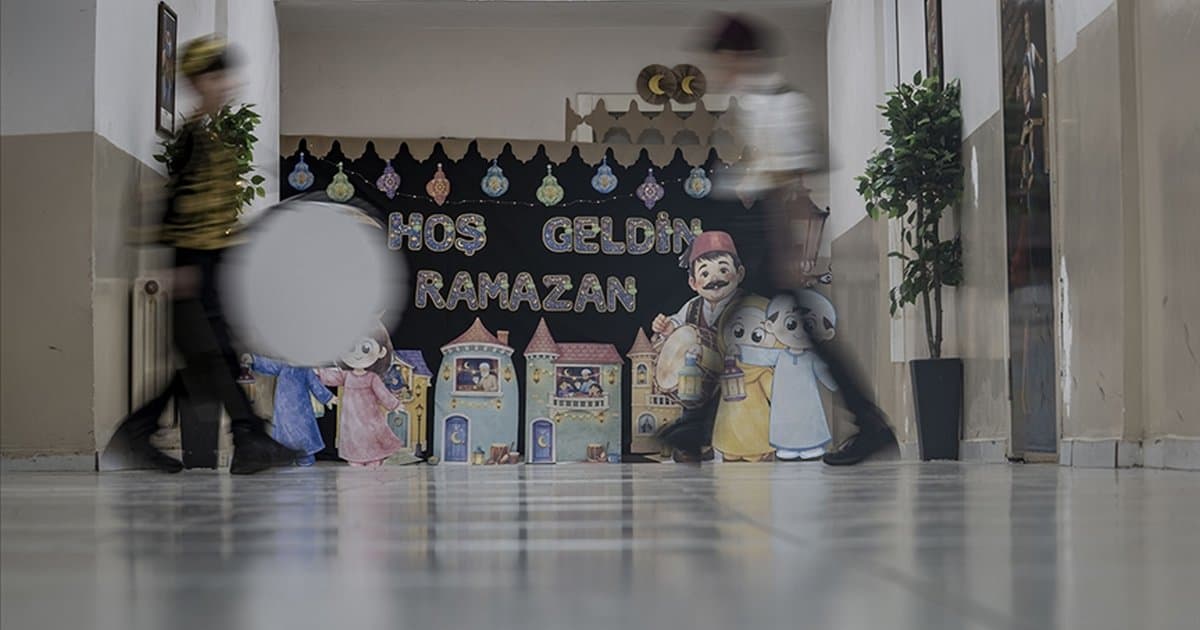 İstanbul İlim Vakfı'ndan okullardaki ramazan etkinliklerine destek