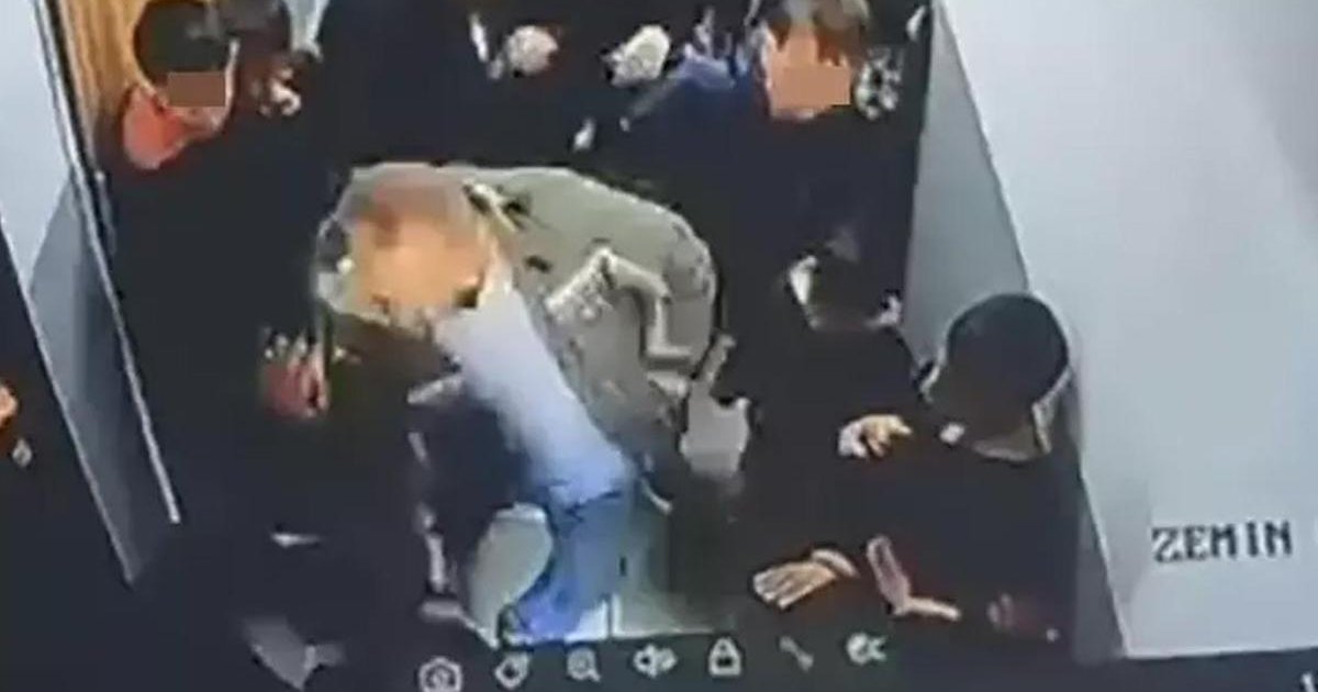 Okul Koridorunda Veli Çocuğu Darp Etti